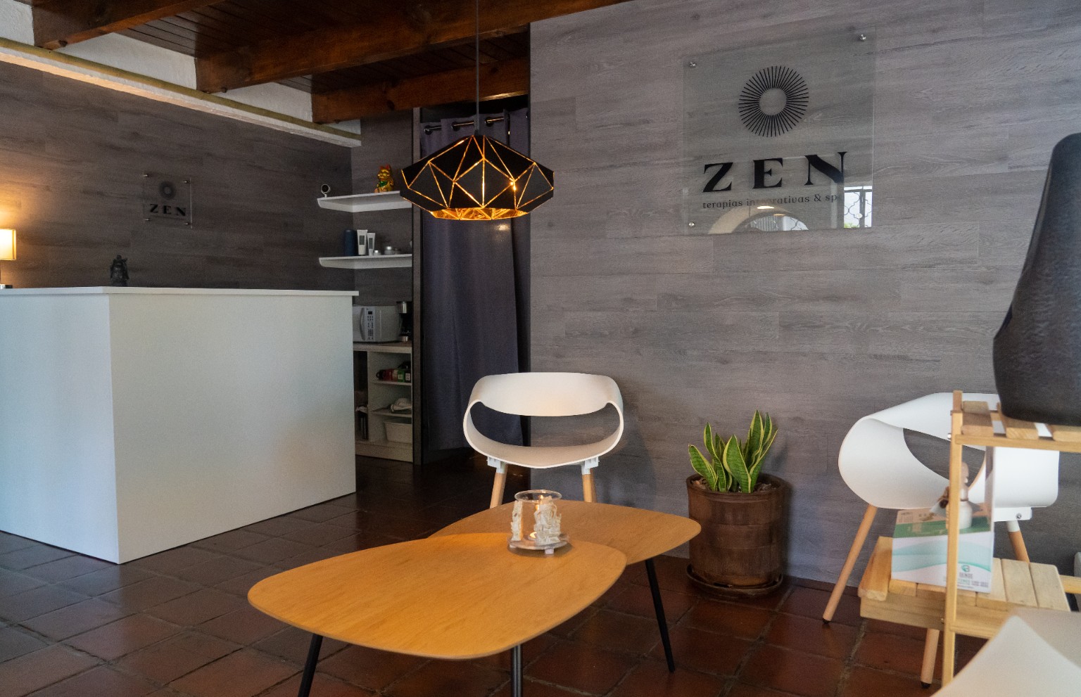 Recepción de Zen Terapias y Spa en Zona 9