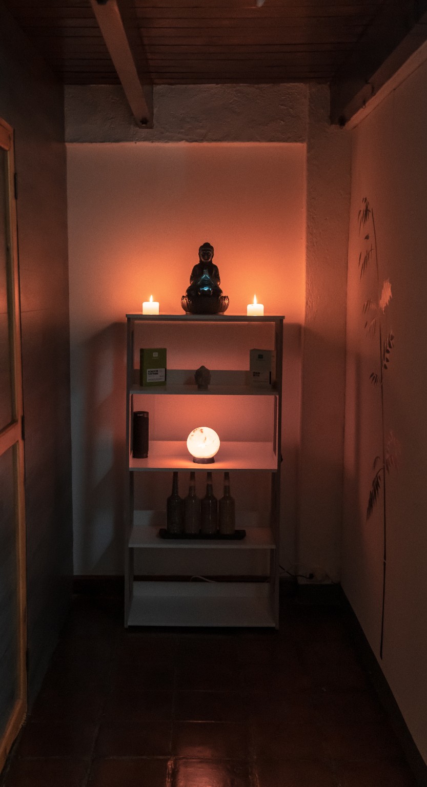 Ambiente con velas en las instalaciones de Zen